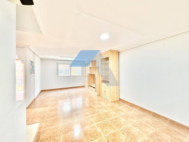 Foto 447e9177-17fc-4a66-be24-5b7be1638491. Casa bungalow unifamiliar con encanto en Centro Sant Vicent del Raspeig