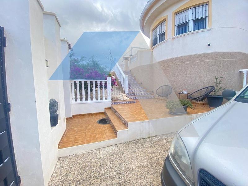 Foto 1acca761-9d25-42f1-a181-adb998b8b585. Xalet amb aparcament a Castalla