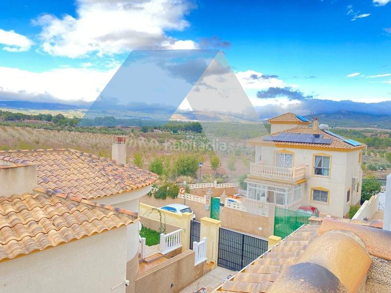 Foto 6ed8ac5c-fd3e-4e51-ae18-16a0334de8a4. Xalet amb aparcament a Castalla