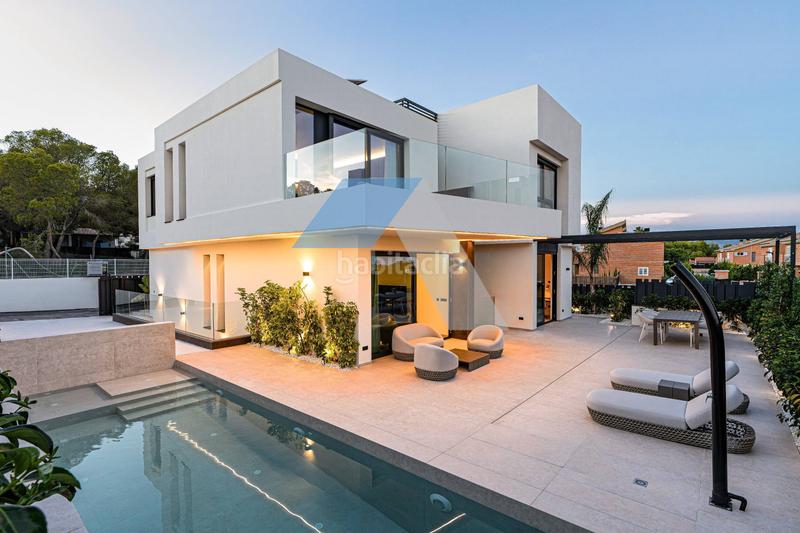 Foto c0981e44-a540-409e-a7df-1c9cda4041f8. Chalet vive en un chalet de lujo en Varadero Nucia (la)