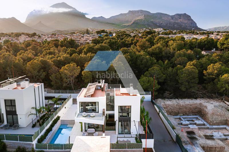 Foto e2d8be5d-0df6-4ee6-8bdc-8ccdd3668963. Chalet vive en un chalet de lujo en Varadero Nucia (la)