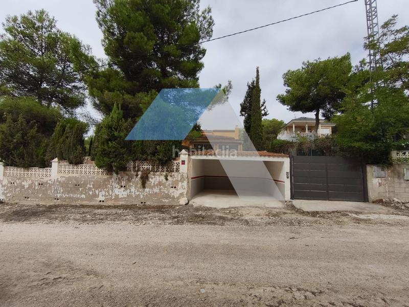 Foto 1d6d7f9d-a9c6-4506-ac05-0d0cbc3bb7a2. Chalet  independiente totalmente reformado en parcela de 943 m en Tibi