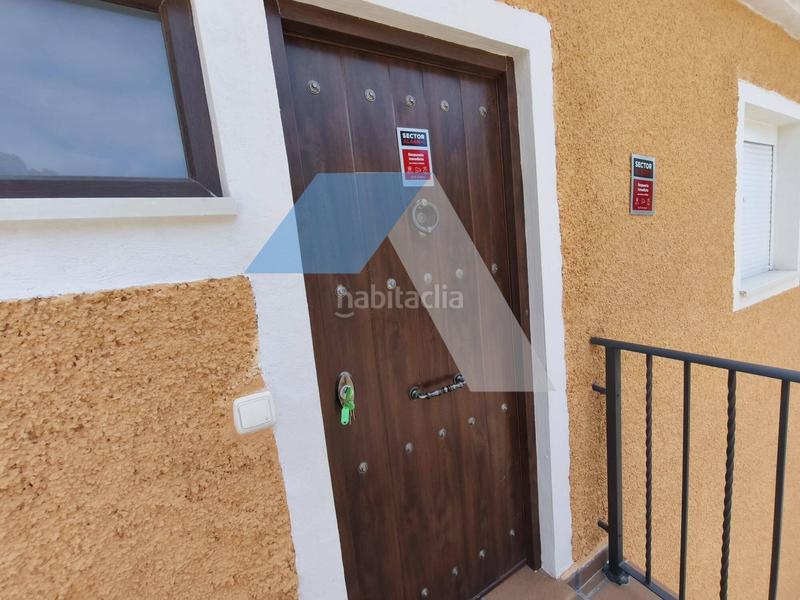 Foto e95d397b-c3ca-4de6-bfa3-3baba3c8f5c5. Chalet  independiente totalmente reformado en parcela de 943 m en Tibi