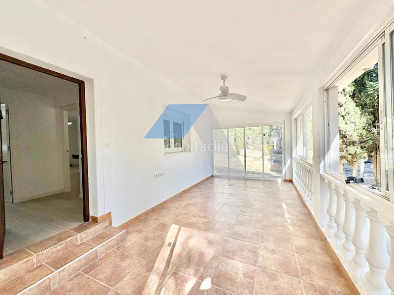 Foto fdf72aa1-1381-4af7-aff0-9f3598bc8766. Chalet  independiente totalmente reformado en parcela de 943 m en Tibi