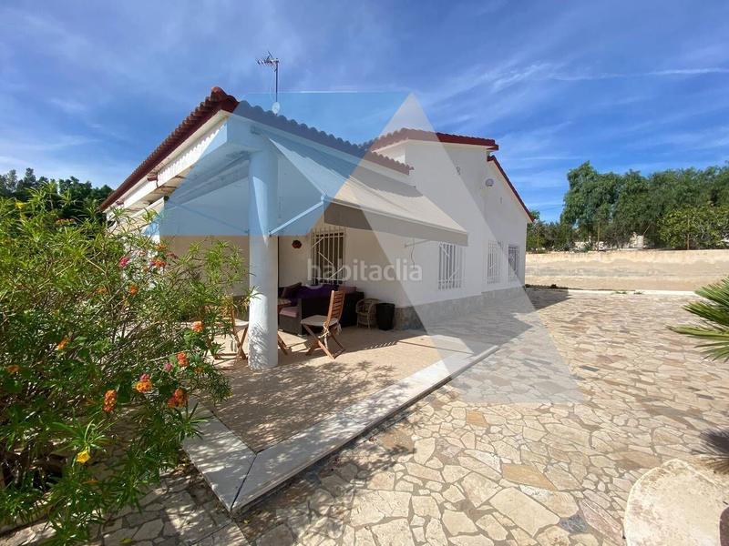 Foto bfa5dcd7-e123-4b88-a36f-c48f612d4320. Xalet amb aparcament a Peña de las Águilas Elche / Elx