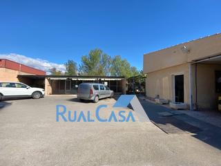 Chalet in Los Girasoles. Si buscas tener tu negocio y tu vivienda en la misma parcela, es