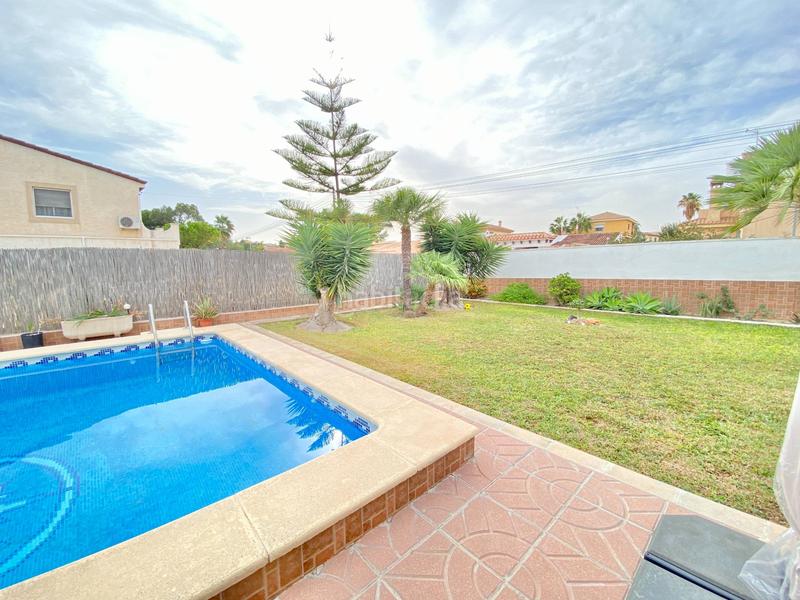 Foto 1d6ec84e-7987-4373-be25-77e3b77b62fd. Xalet amb calefacció aparcament a La Huerta Mutxamel