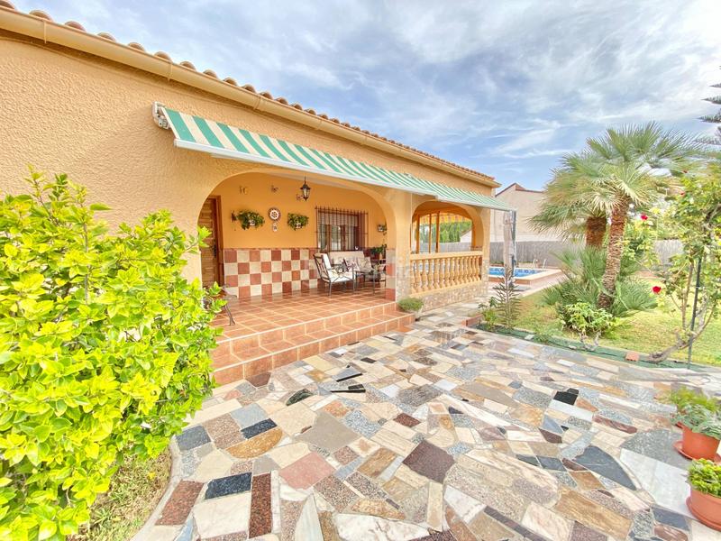 Foto 6a58f7ae-4ead-41fb-b42f-a87f80b3df0a. Xalet amb calefacció aparcament a La Huerta Mutxamel