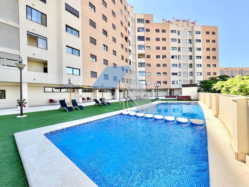 Foto 5b8a161a-5ece-4699-b388-b76fb3fdc00b. Pis amb calefacció piscina a Garbinet - Parque de las Avenidas Alicante