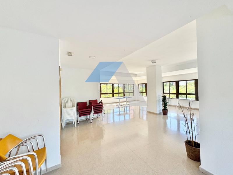 Foto 6e88811a-57ec-4fc4-9ee7-d7bbc7797b5a. Pis amb calefacció piscina a Garbinet - Parque de las Avenidas Alicante