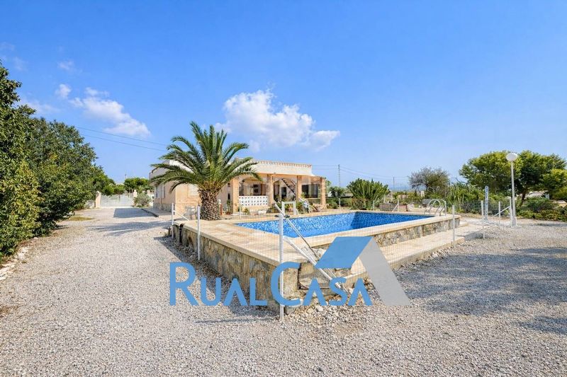 Foto 8ff9594e-45ce-4709-a6ce-e14bfc9fe574. Xalet a La Huerta Mutxamel