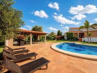 Chalet en Villamontes-Boqueres. Espectacular chalet independiente en san vicente del raspeig.