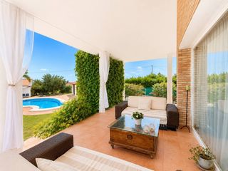 Xalet a Villamontes-Boqueres. Espectacular chalet independiente en san vicente del raspeig