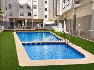 Flat in Tómbola. Espectacular piso de 4 dormitorios con piscina, garaje, trastero