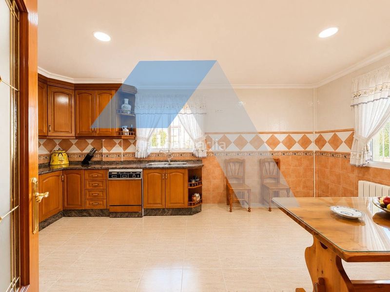 Foto f83c8e45-e2c8-4f0a-8d80-95e8fe93108e. Xalet amb calefacció aparcament piscina a La Huerta Mutxamel