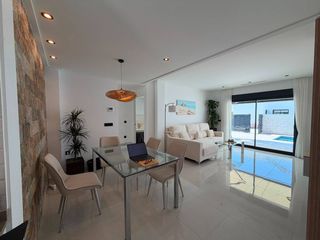 Xalet a San Fulgencio. Chalets de obra nueva en san fulgencio