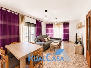 Rent Flat  Calle valencia. Piso en alquiler para estudiantes  a un paso de la universidad