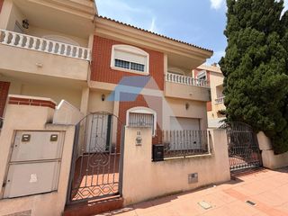 Reihenhaus in San Javier. Adosado en san javier para reformar