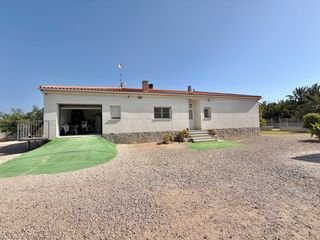 Chalet in Catral. El hogar que estas buscado!!
