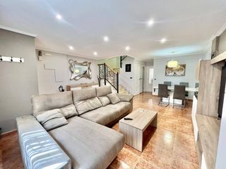 Haus in Centro. Expectacular bungalow adosado en san vicente del raspeig  zona t