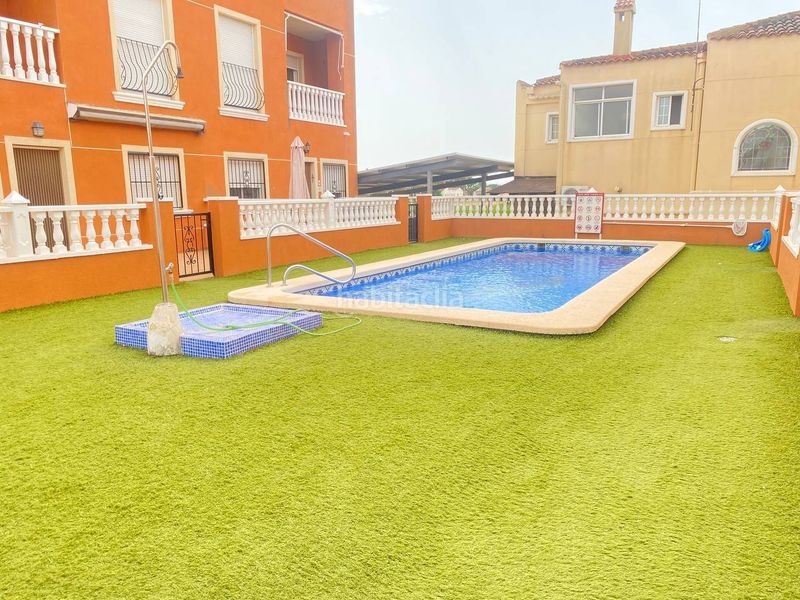 Foto b8c294a3-6543-44db-89e5-012bb1822a10. Casa amb aparcament piscina a Catral