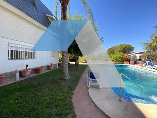 Chalet in Petrer. Venta de excelente chalet en petrer