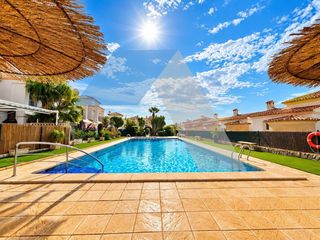Casa a Pueblo Acantilado-Lanuza. Bungalow a escasos metros de la playa!