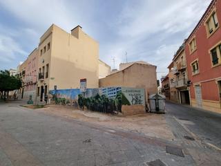 Terreny residencial a El Raval - Portes Encarnades. Solar con proyecto edificio dos viviendasparkingpiscina