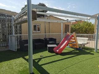 Xalet en San Fulgencio. Gran casa con parcela independiente y piscina