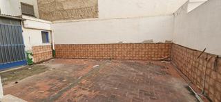 Local Comercial  Calle capita alfons vives. Local comercial en buena zona!!