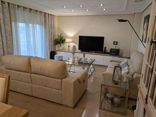 Flat in Reina Victoria - Miguel Hernández. Gran piso con 4 habitaciones y parking