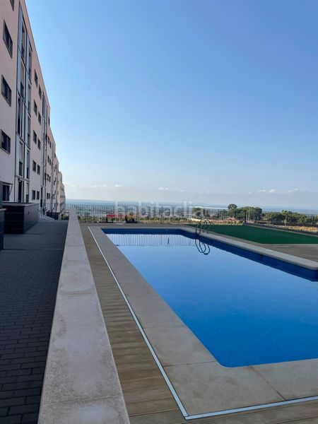 Foto 57718caf-dfd5-4d85-8306-8dbf96429f5e. Piso  seminuevo en urbanización con piscina en Crevillente
