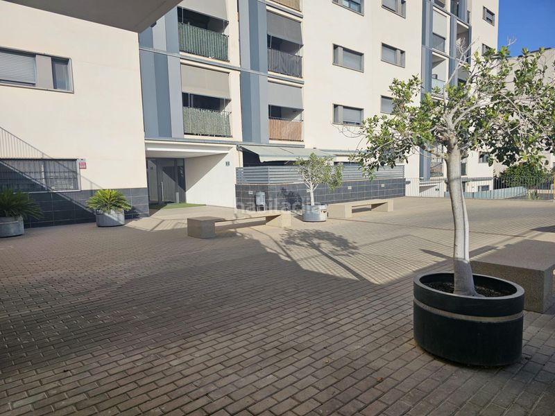 Foto b25637d5-36e8-47e3-9e88-da0b1d81ca08. Piso  seminuevo en urbanización con piscina en Crevillente