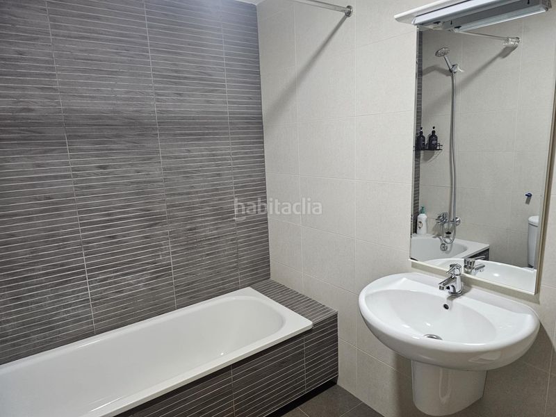 Foto df1e1d76-60df-4d4e-a627-249461a28e55. Piso  seminuevo en urbanización con piscina en Crevillente