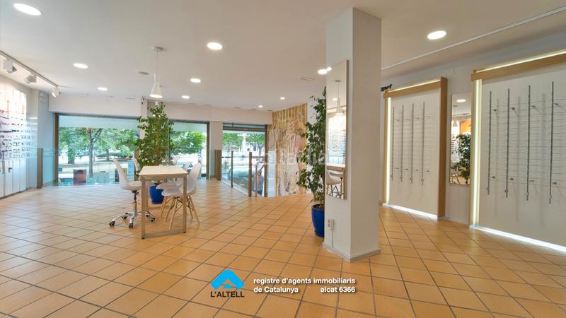 Foto cbac476c-f552-4e6a-b04b-5d6a19e5819d. Local comercial en Sota el cami ral Granollers