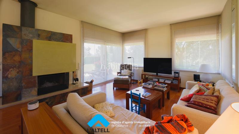 Foto a60652c9-7317-4a54-a789-8918cfc4eec0. Chalet en Canovelles