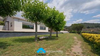 Masia a Bigues i Riells