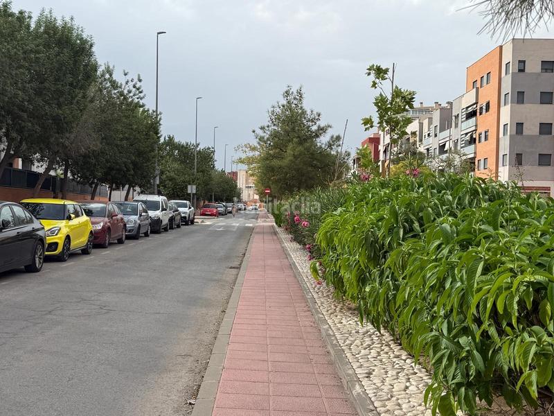 Foto eb7f2a78-8795-4634-9de3-66498eb3b0d9. Parking voiture dans avenida marqués de espinardo 4 dans Murcia