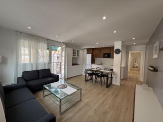 Location Appartement  Calle sagasta. Estrena piso de estudiantes! 3 dorm, recién reformado, muy lumin
