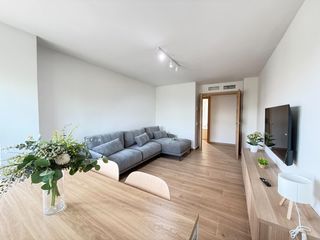 Rent Flat in Infante-Juan Manuel. Piso reformado para estudiantesprofesionales sanitarios