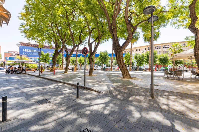Foto 9a8e6b30-1871-4361-8f6b-89bcca055b0a. Alquiler piso luminoso y espacioso piso de 4 dormitorios en el centro en Murcia