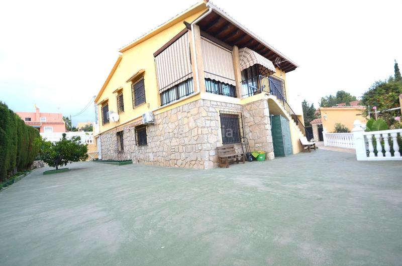 Foto 4605128b-f66c-441f-89d2-31cfaca05866. Chalet con riscaldamento parcheggio piscina in Coloma Nucia (la)