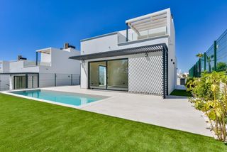 Chalet in Golf Bahía. Promocion de chalets de lujo  llaves en mano , en finestrat a 10