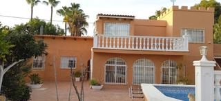 Xalet a Rincón Bajo. Chalet independiente con piscina en zona muy tranquila del rinco