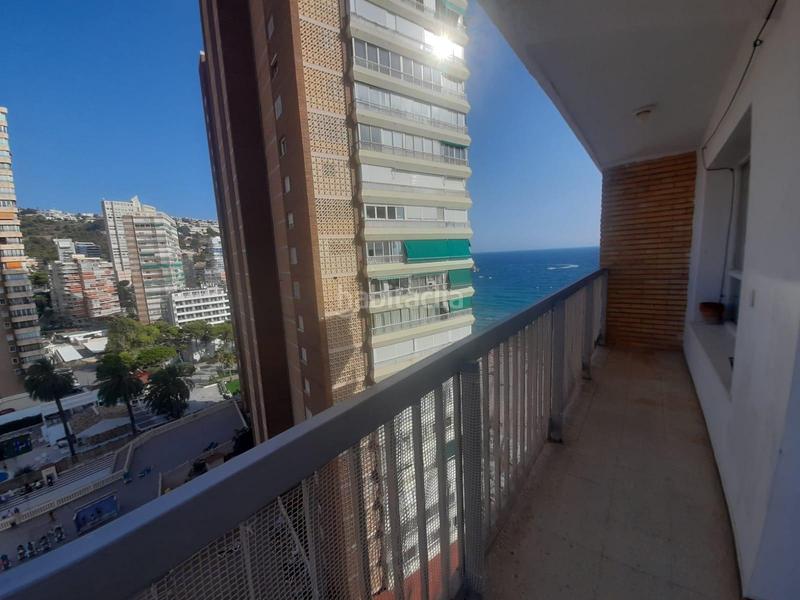 Foto 7cffc4ba-8454-4fc2-bee3-f4b0a6d7d3fa. Apartamento  de dos dormitorios en primera linea de playa de levante con parking en Benidorm