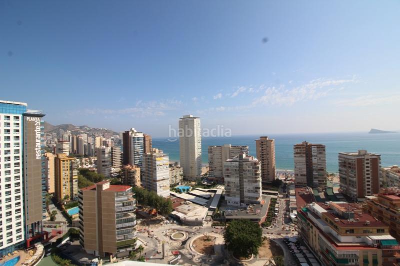 Foto 29d726cc-9f0d-4c4e-986e-572abb735164. Àtic amb aparcament piscina a Playa Levante Benidorm