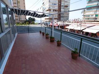 Apartament a Playa Levante. Fantástico piso de dos dormitorios y dos baños, parking y piscin