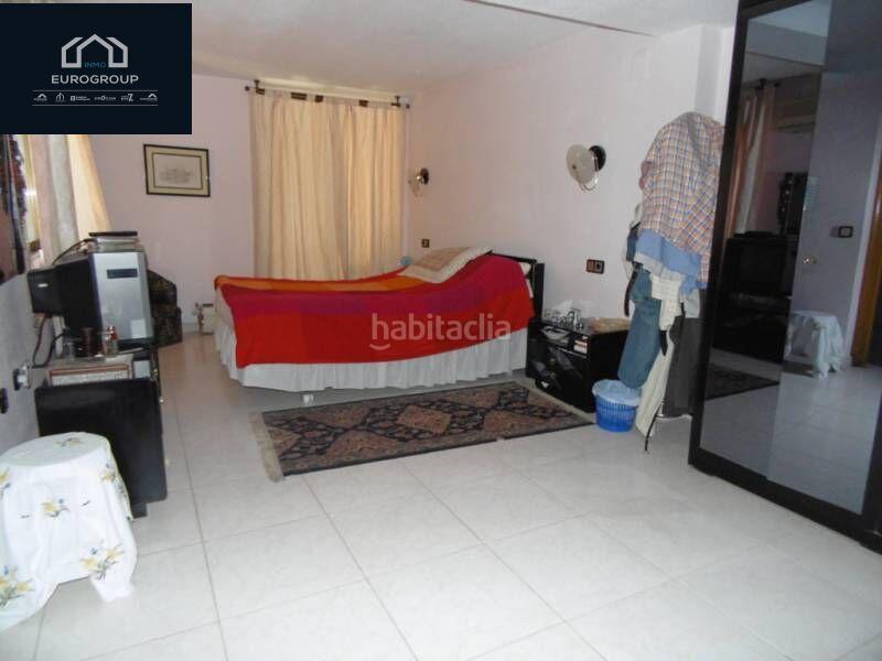 Foto 4451ce71-bb8e-4ed3-a22b-328defd9832c. Chalet con riscaldamento parcheggio piscina in Urbanizaciones Benidorm