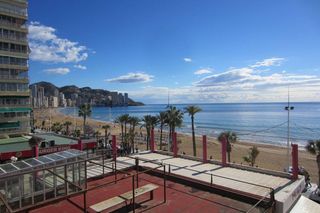 Apartament a Playa Levante. Impresionante piso  en 1 linea de playa levante con  tres dormit