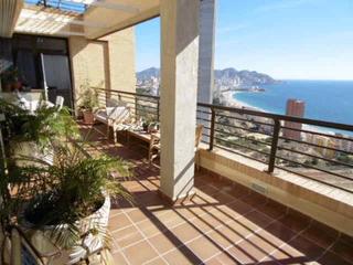Àtic a Playa Poniente. Impresionante ático en la mejor urbanización de benidorm   www.e